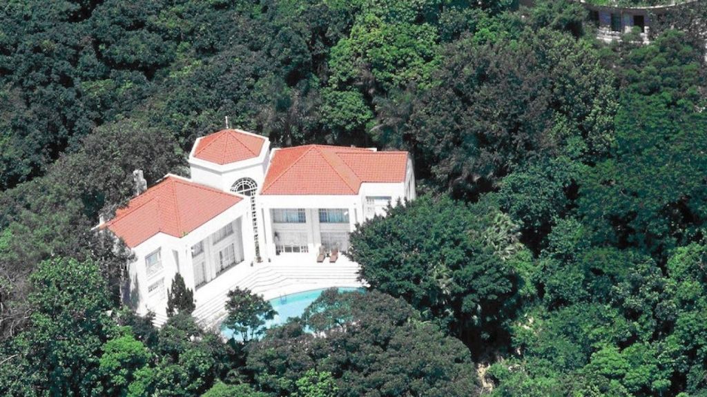 Modest Hong Kong Mansion To Break Record For World S Most Expensive House,Diy Chromebook Charging Station For Classroom