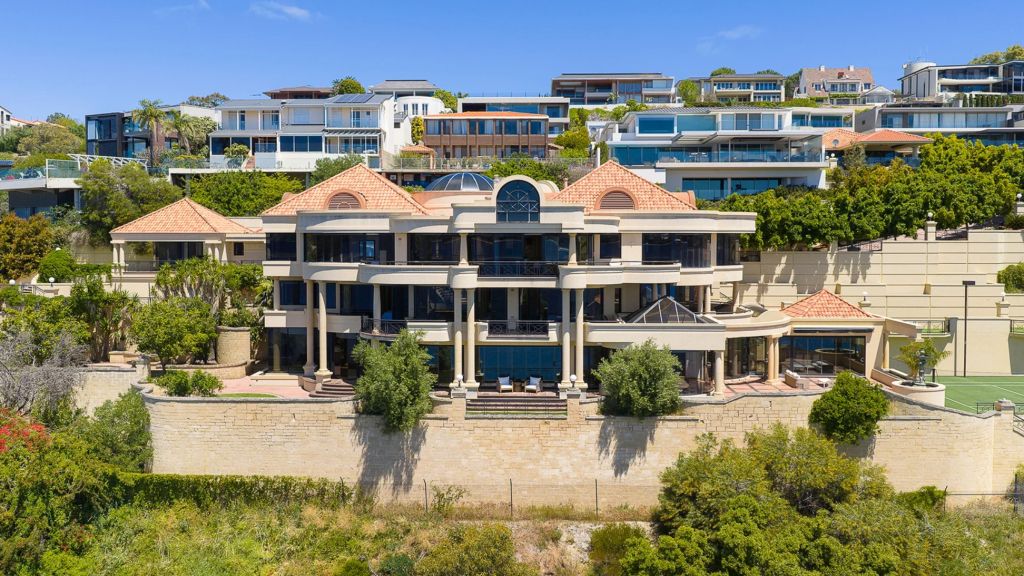 Owned by mining billionaire Chris Ellison and his wife Tia, the home has hit the market for the first time in 16 years.