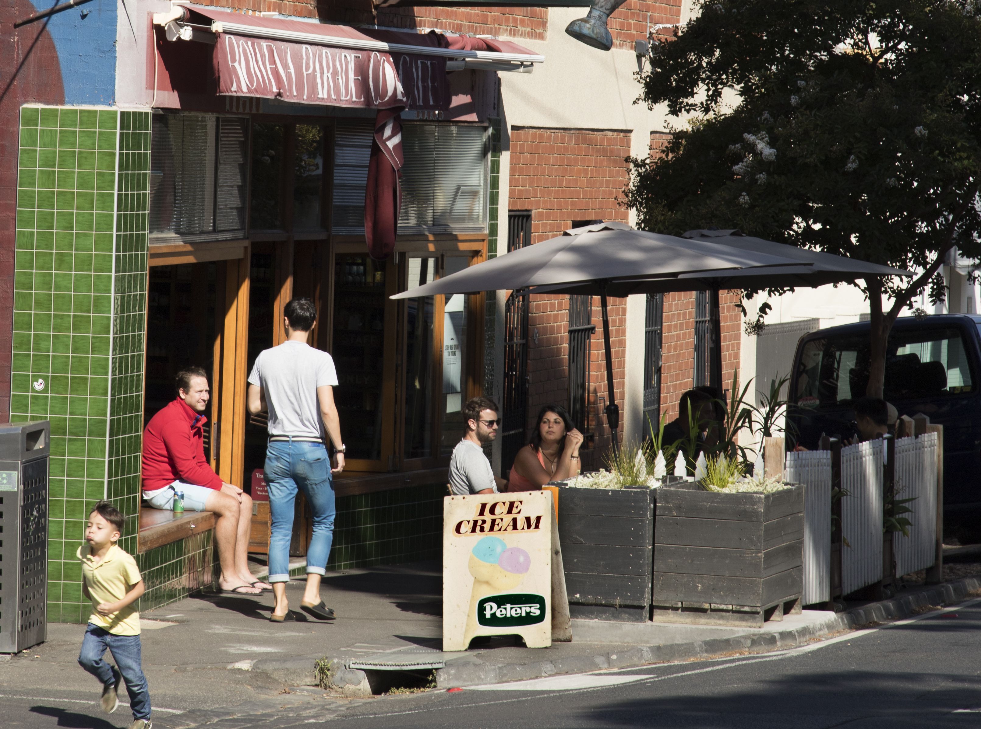 Rowena Parade Corner Store in Richmond. Photo: Leigh Henningham