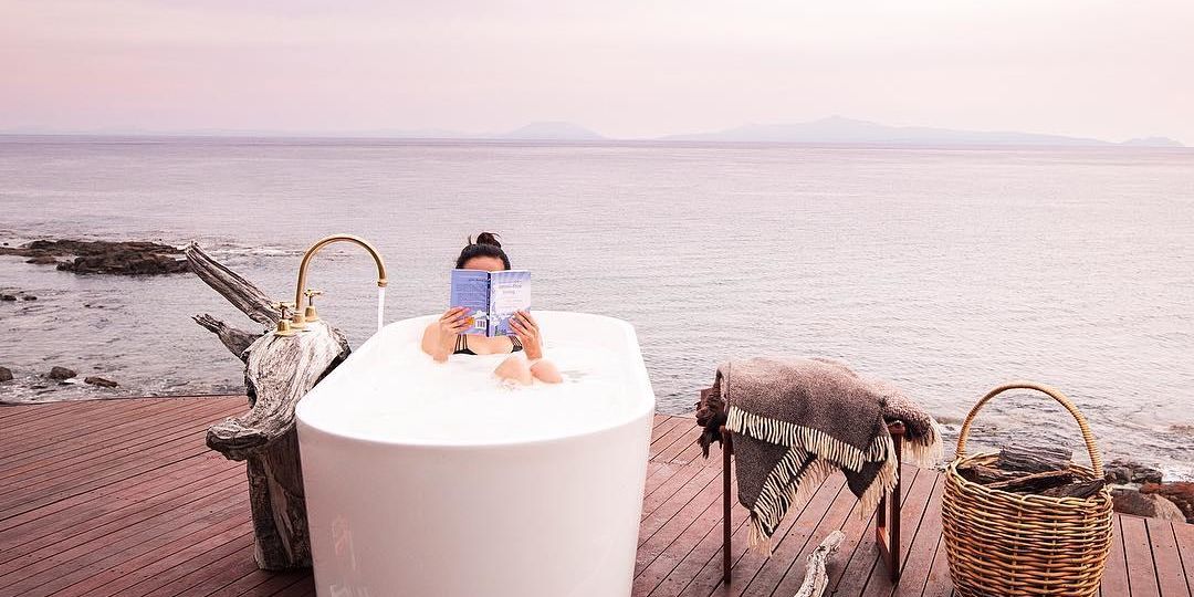 Soak it up: Breathtaking outdoor bathtubs around Australia