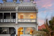 Melbourne auction clearance rate falls below 50 per cent for second week in a row