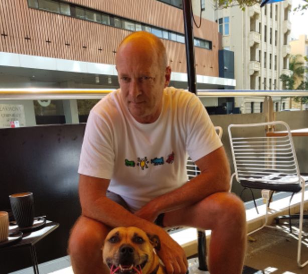 Nic Middenway and his dog Sammy uses a pet resume and references when looking for a new home.