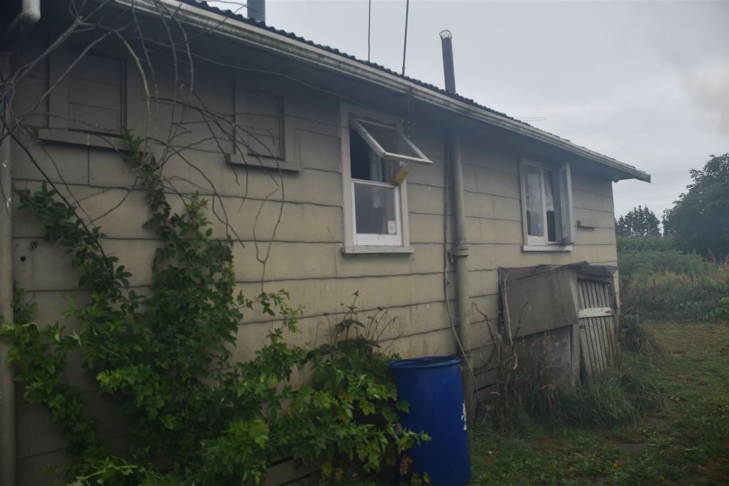 The New Zealand house so bad that even the real estate agent calls it