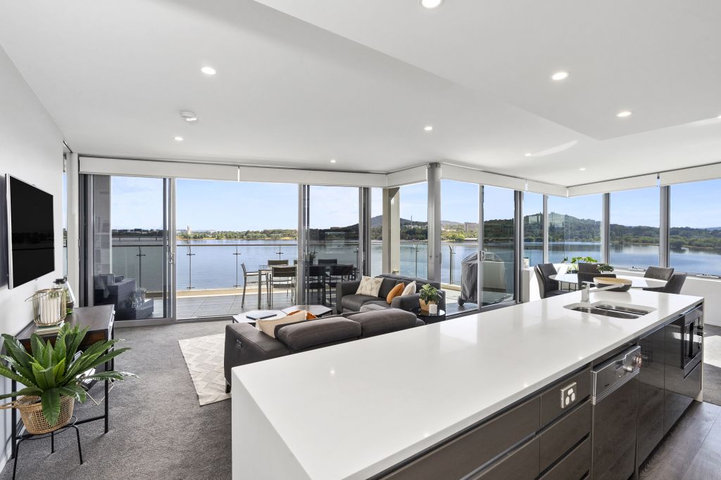 Canberra auctions Kingston apartment sells for 2.77 million, beats