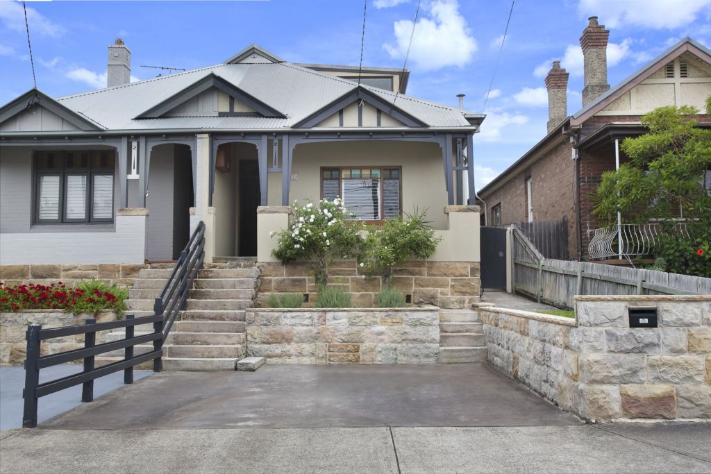 House types explained What's the difference between a house, townhouse