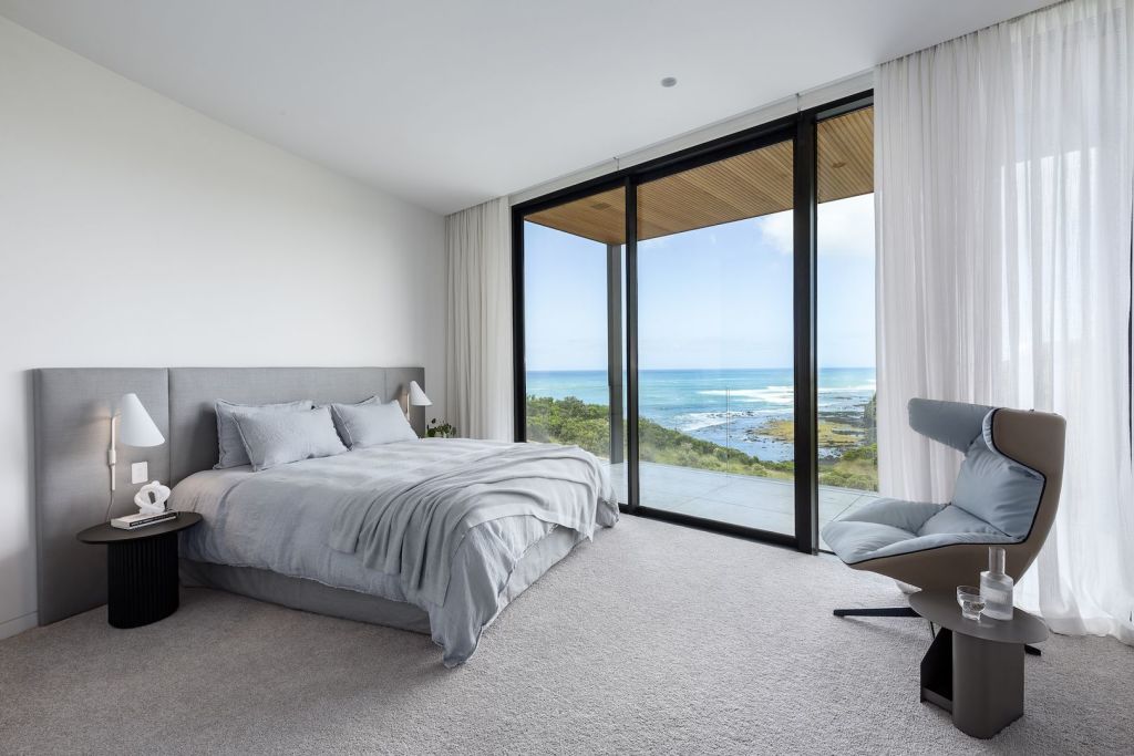 Grand Flinders megamansion sells for 23.5m, setting suburb record