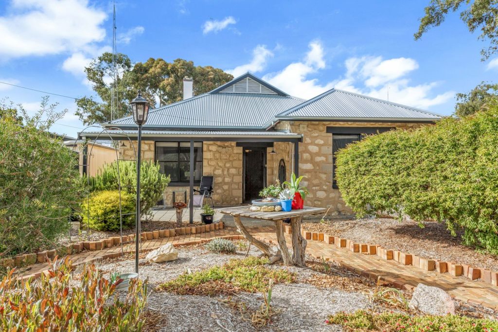 Escape to Coonalpyn, South Australia 'If you like the country life, it