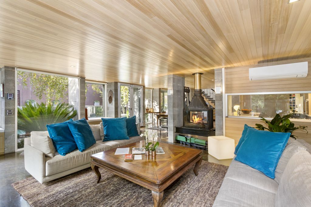 Take a peek inside a Robin Boyd South Yarra midcentury modernist