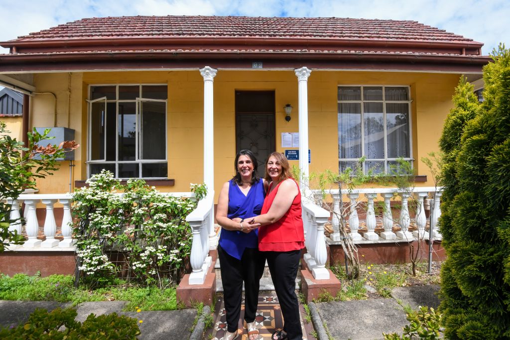 Sydney auctions: Family outbids developers for older-style $3.3m ...