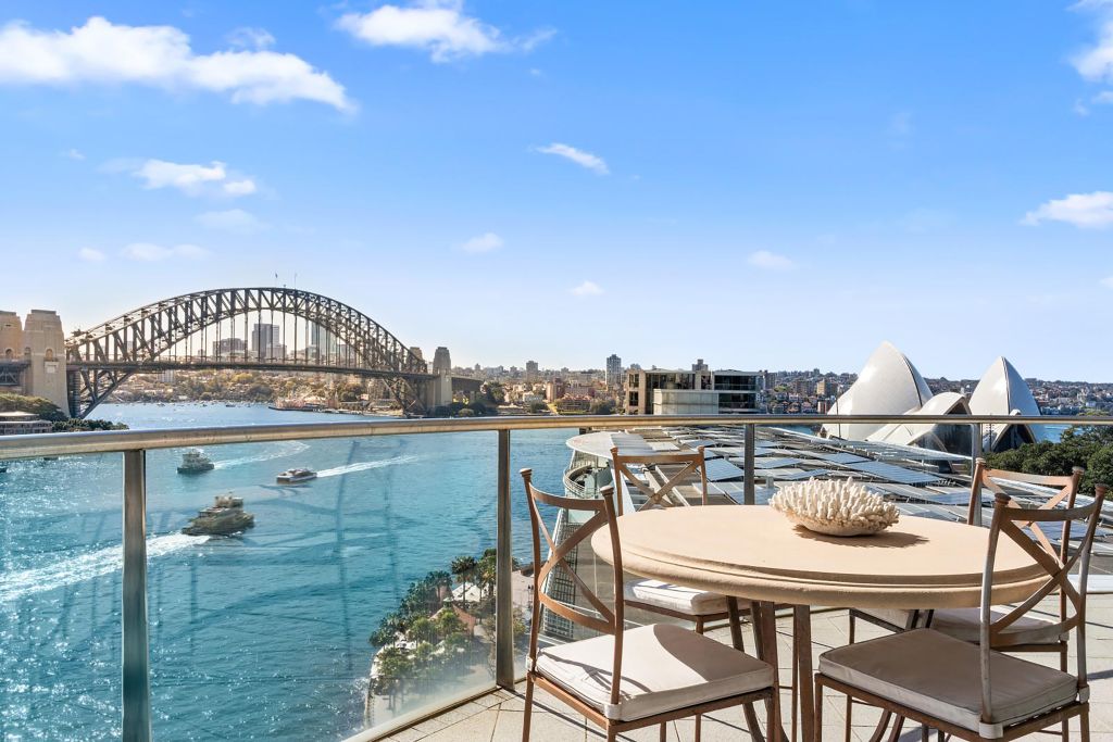 Home of the Week: An elegant penthouse atop five-star Circular Quay ...