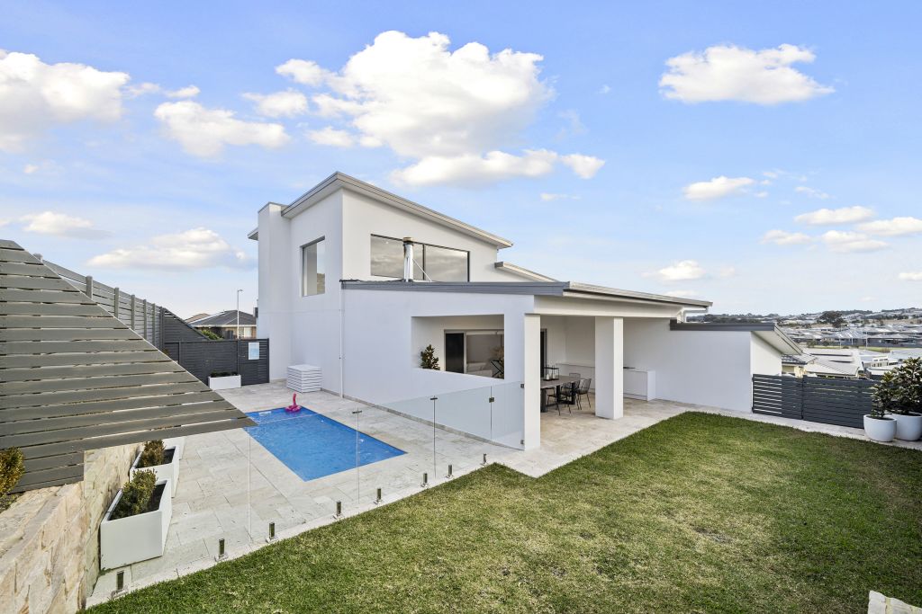 Moncrieff home sets suburb record with 1.6 million sale