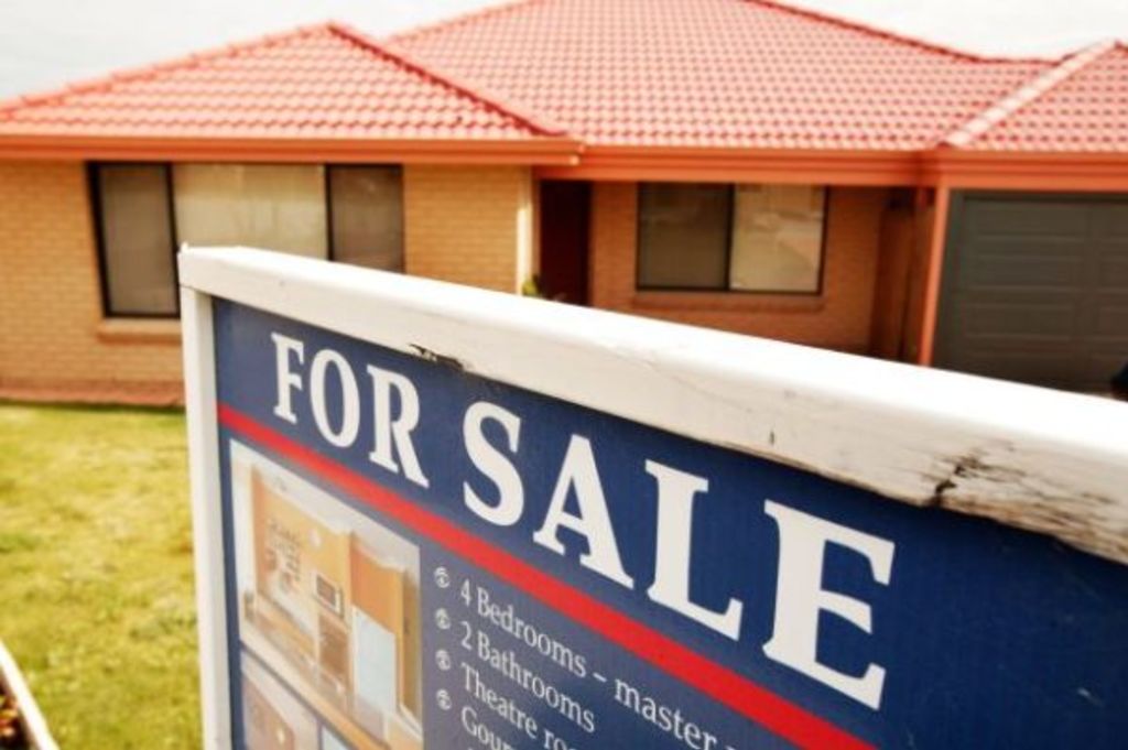 Capital city house prices fall at fastest pace in 15 years, led by