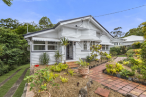 Bardon house held by same family for more than 60 years sells for $260,000 above reserve