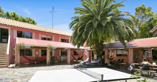 Sunshine Beach backpackers on the market for the first time in 20 years
