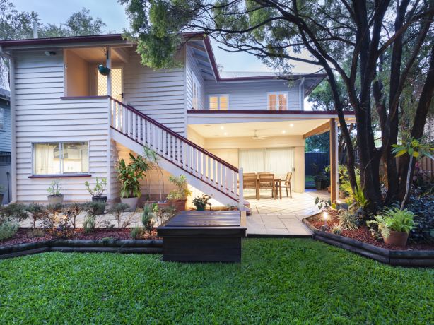 Stylish Australian home at dusk