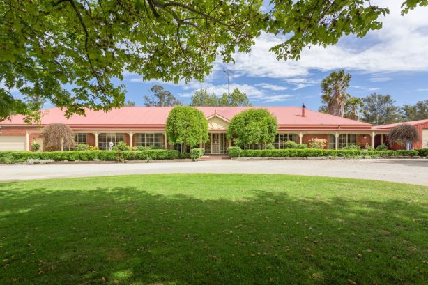 295 Army Road, Pakenham