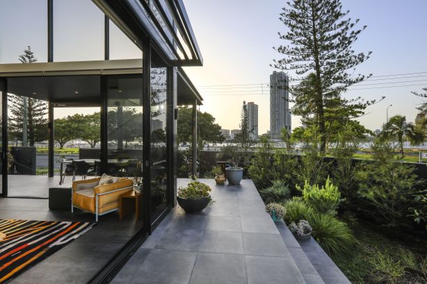 41 Rankin Parade Main Beach QLD
