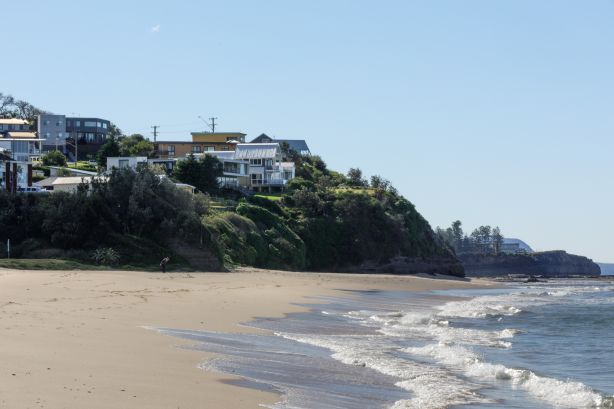 Thirroul is an affluent suburb on the northern strip of the wider Wollongong area