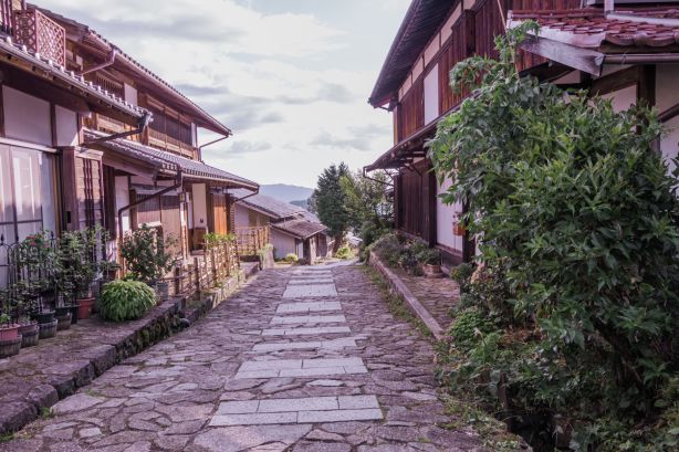 Why are so many houses sitting empty in Japan? IStock-861804560_uvzirx