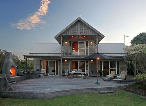 The Belongil Beach house sold for $12.5 million  by Ezy Mortgage founder Peter James.
