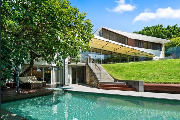 The Luigi Rosselli-designed Woollahra residence has been pulled from the market until things return to normal.