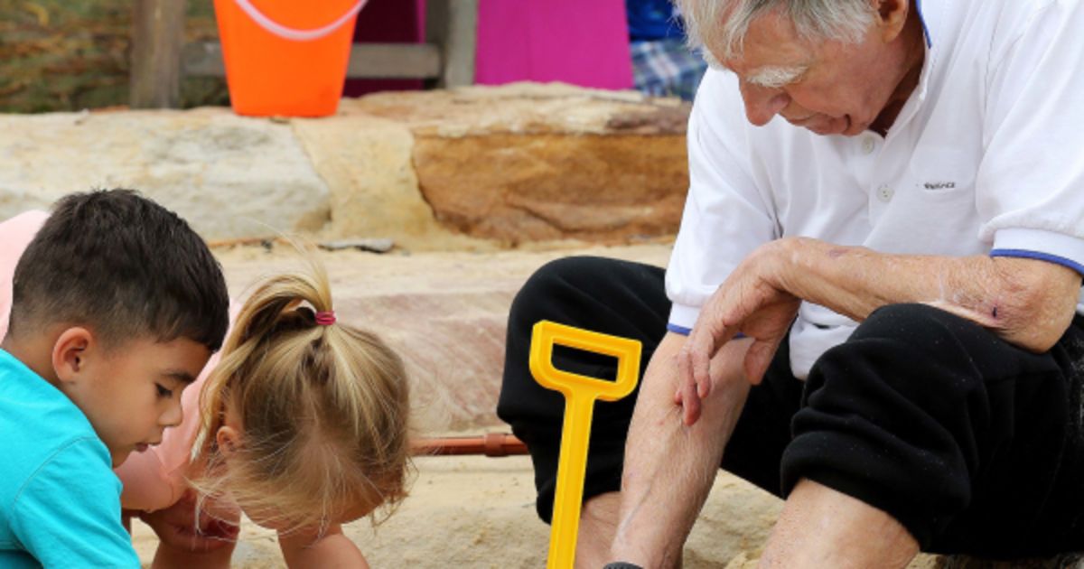 How The Abc S Hit Show Old People S Home For 4 Year Olds Charmed