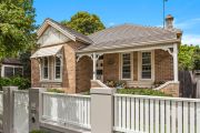 Interest rate cuts: Expert refinancing tips for getting the best home loan deal from the bank