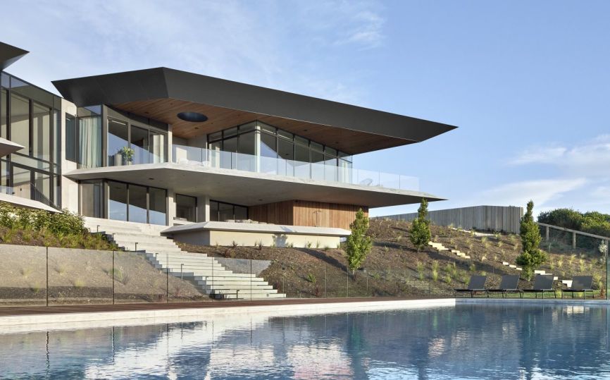 Grand Flinders megamansion sells for 23.5m, setting suburb record