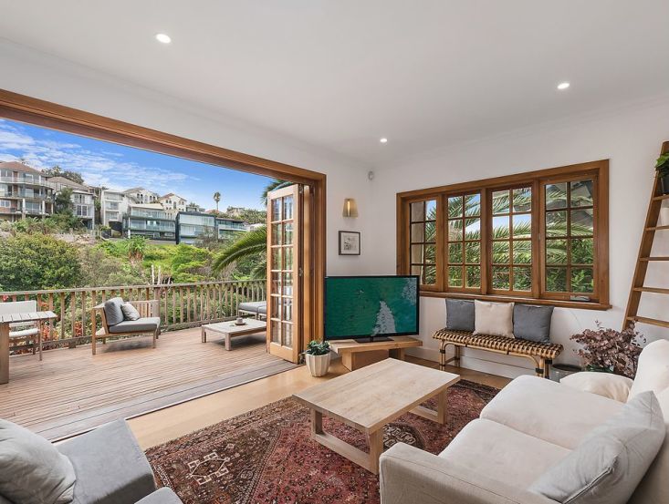 Hotelier Ben May has bought the Tamarama home of film producer Jonathan Shteinman..