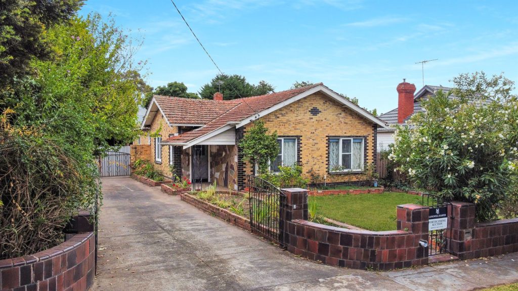 Kew fixer-upper sells for $725,000 above reserve in huge auction weekend