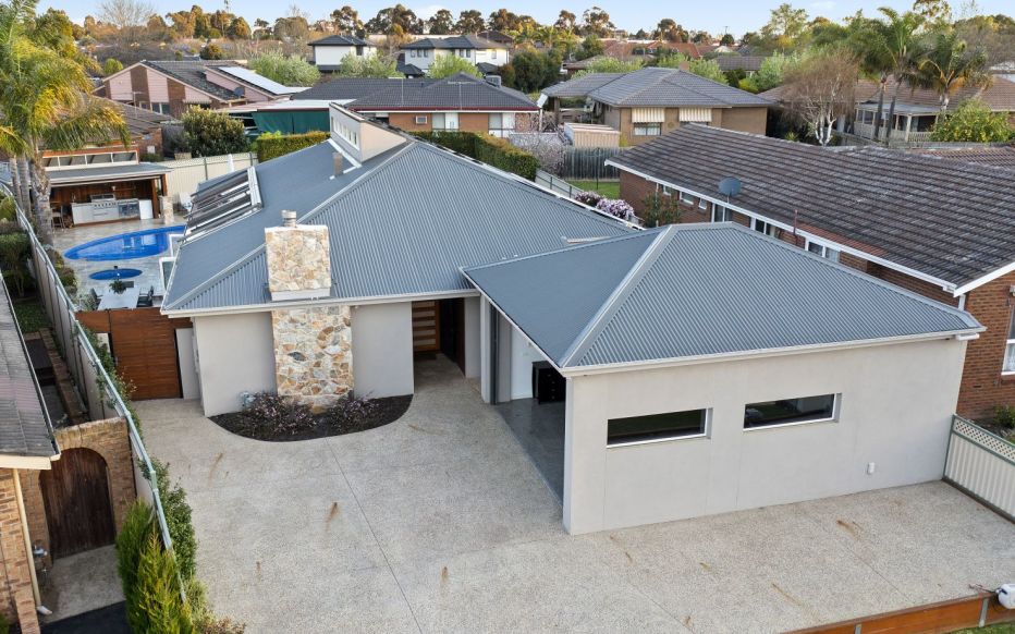 Rowville home sells for $1.517 million at auction after 40 bidders register