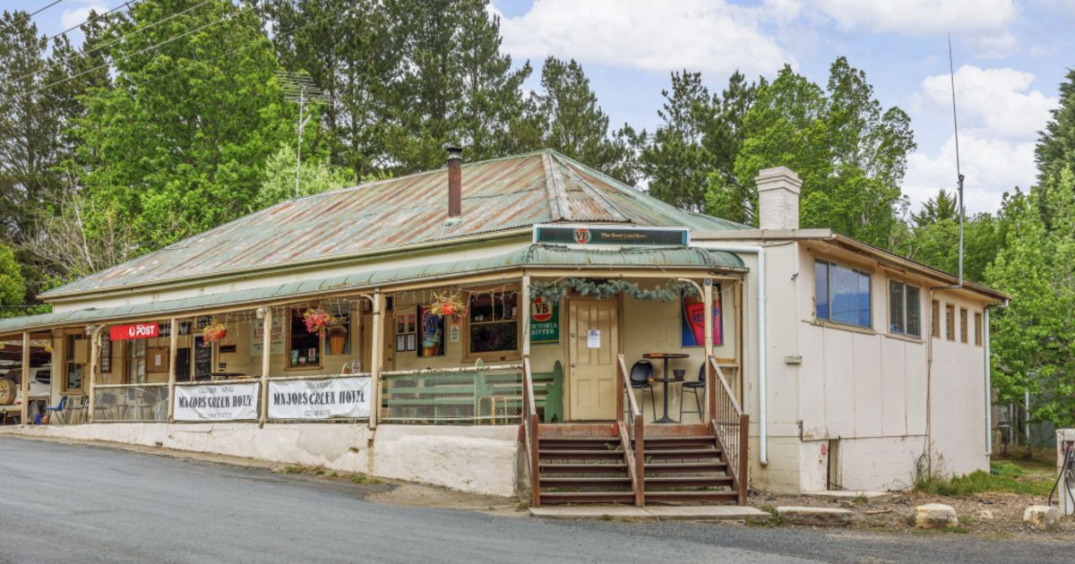 Iconic Majors Creek Pub And Hotel On The Market Browse the list of upcoming concerts, and if you can't find your favourite artist, track them and let songkick tell you when they are next in. iconic majors creek pub and hotel on