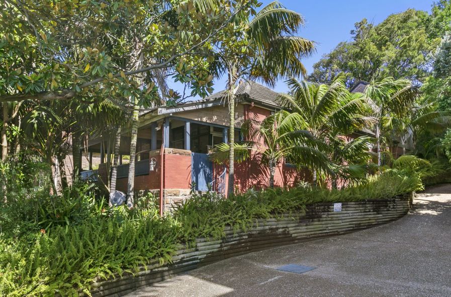 Coogee home sells for $1m above reserve in huge auction weekend