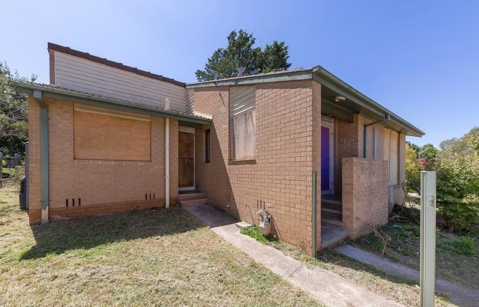 32 Noakes Court, Charnwood in the ACT. Photo: Blackshaw City and Inner North