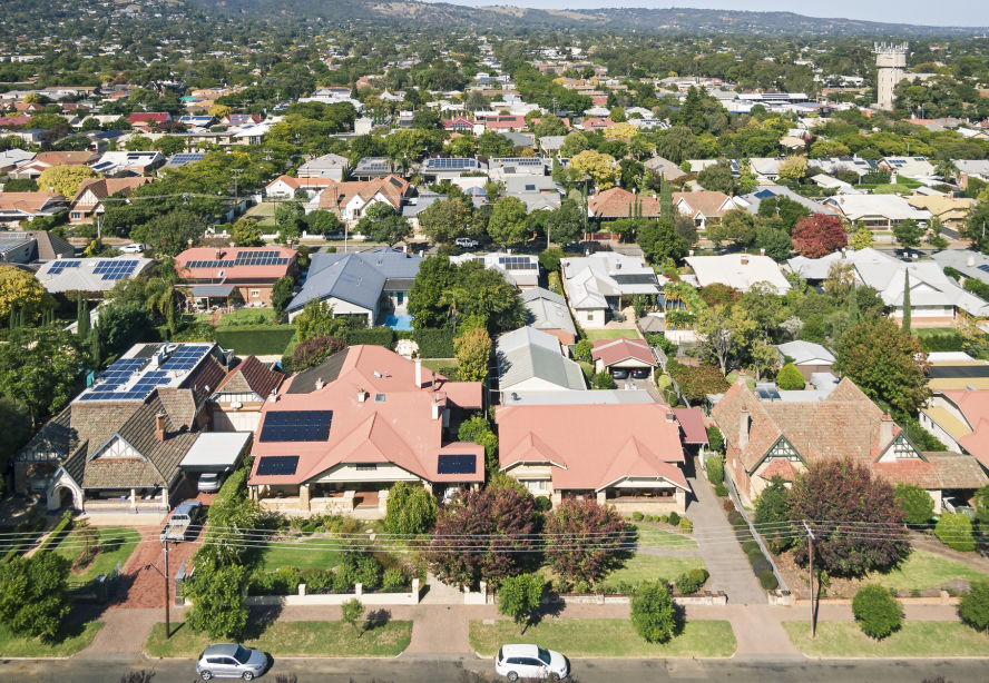 'Shaky ground': Warning over risky trend in property market