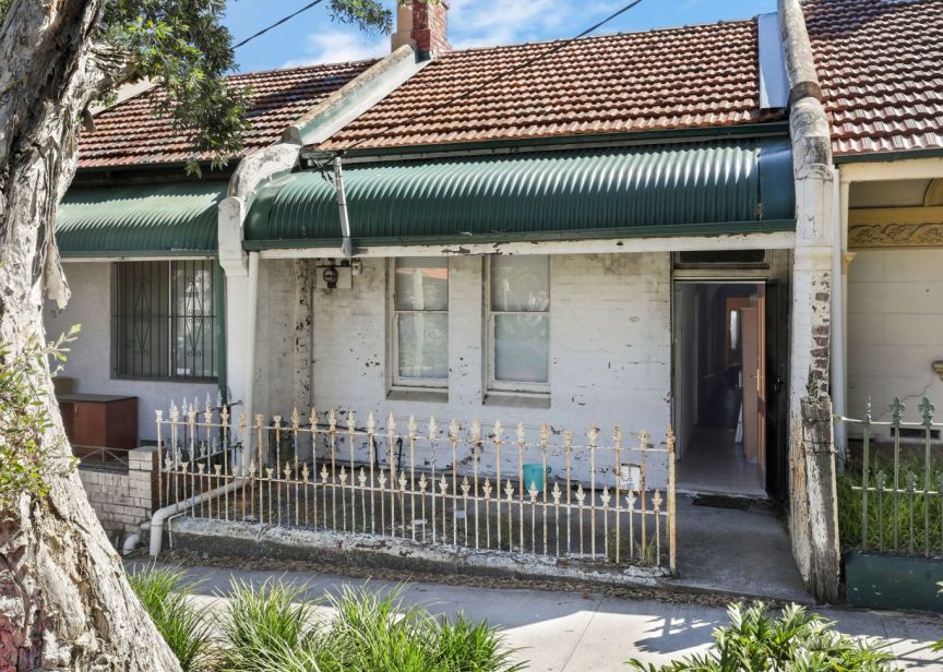 'Virtually uninhabitable' property snapped up in hot auction weekend