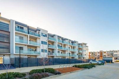 Unit rents hit record high in Canberra while houses stabilise
