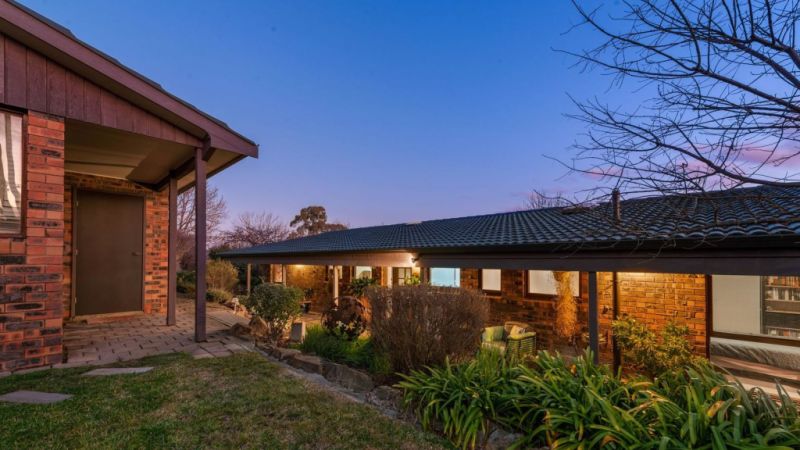 Charnwood home sells under the hammer for $930,000