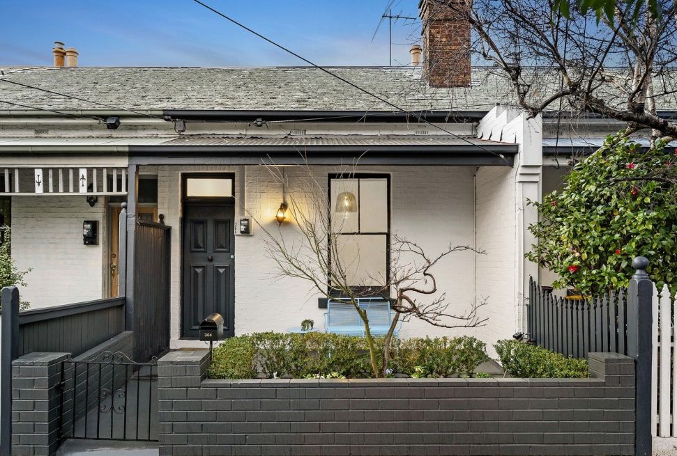 Single-fronted cottage sells for $1.471m to buyers planning a reno