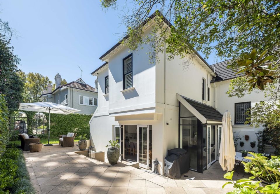 Woollahra home sells for $8.1 million in flat auction weekend in Sydney