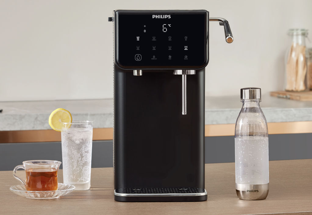 The stylish Philips Sparkling Water Station will be a great addition to your home wherever you go.