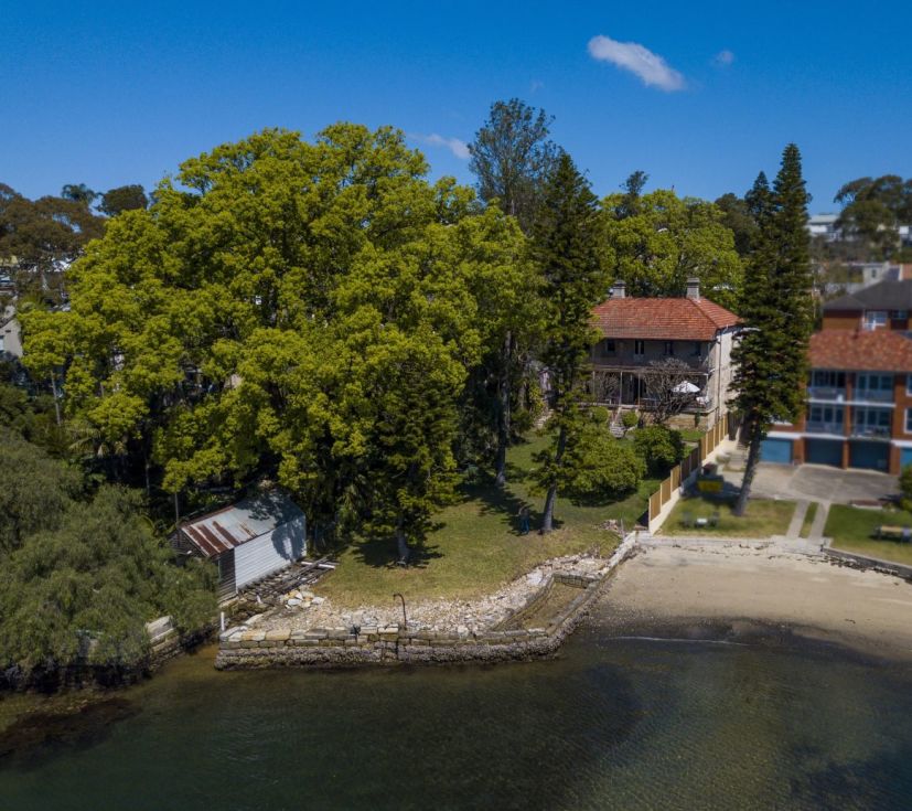 The 1829 square metre parcel is set one door away from the Thames Street Ferry Wharf.