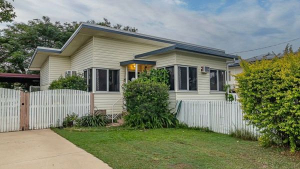Shock options on a $320k budget:An inner Melbourne unit,suburban Perth,or a house in north QLD?