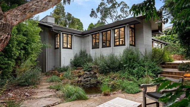 Rare Burley Griffin house hits the Melbourne market