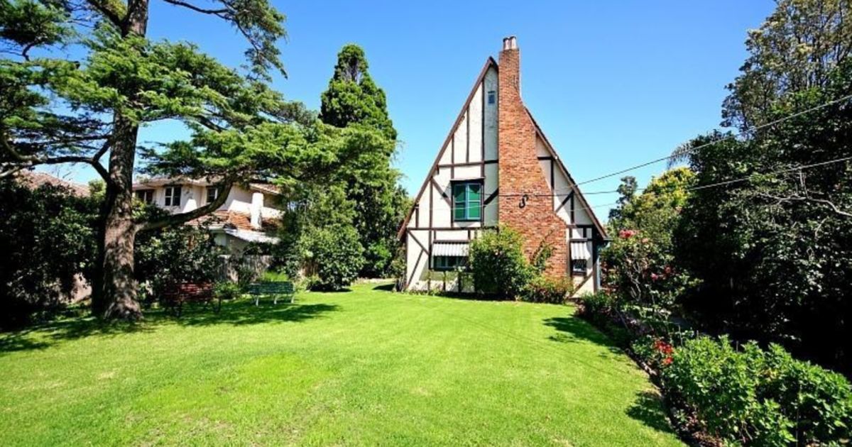 Historic Brighton house at risk of demolition, prompting neighbourhood