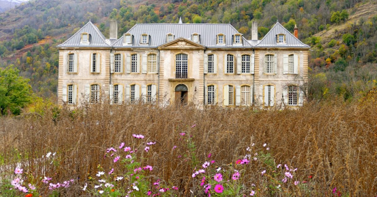 The Australian Couple Restoring An 18th Century French Chateau