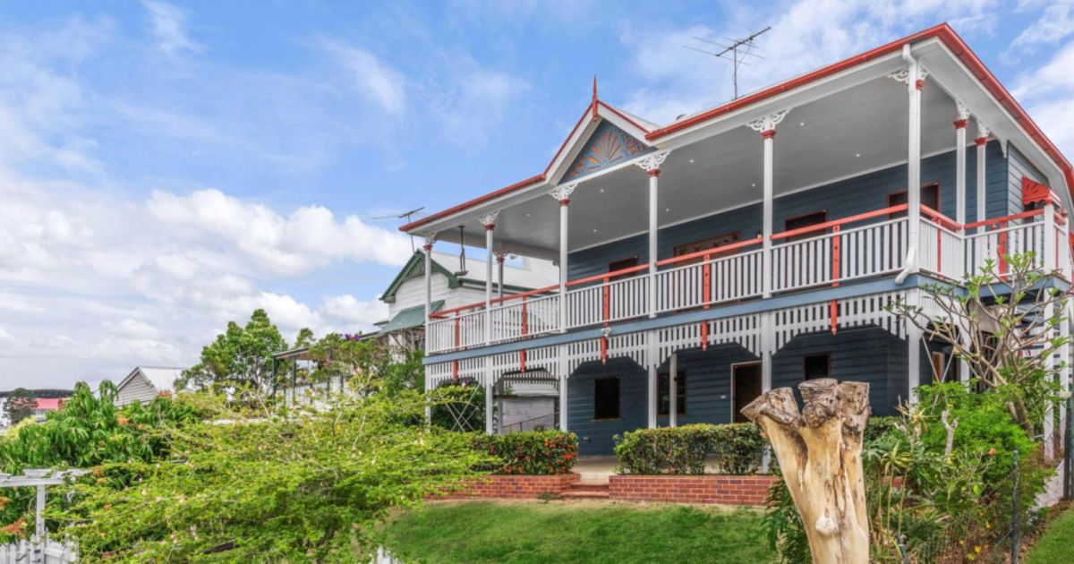 Highgate Hill house sells for 1.825 million to next door neighbour