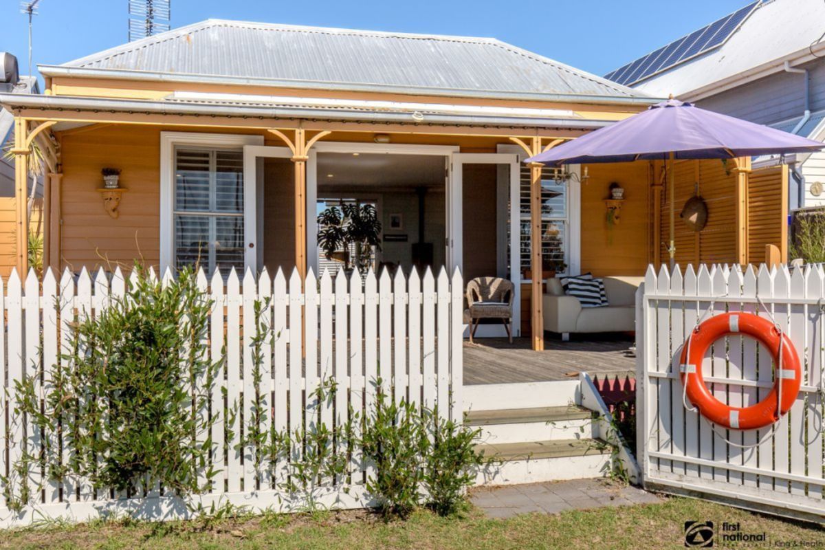 House on littleknown Raymond Island for sale, new buyer must love wildlife