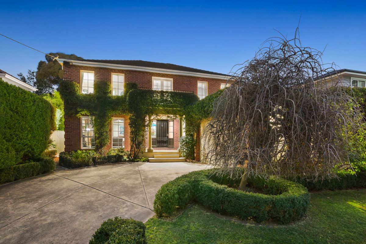 Melbourne auctions Glen Iris home sells for more than 500,000 above