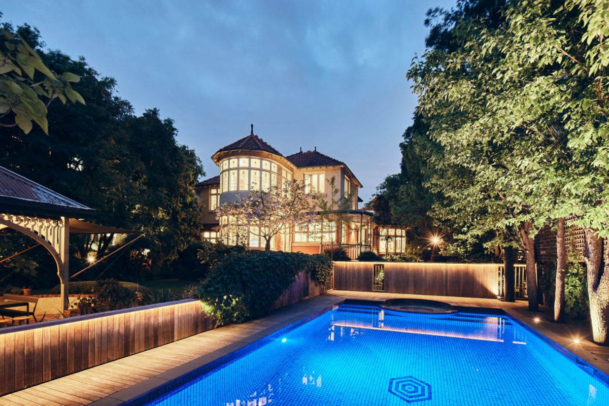 St Kilda house price record smashed with secret near9 million sale